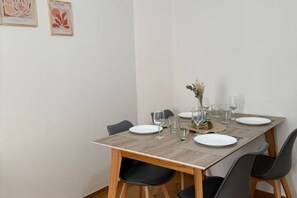 Dining - Apartment in the heart of downtown Mendoza. (Mendoza)
