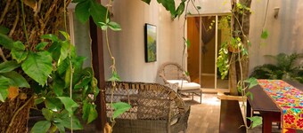 Enchanting 3 bedroom villa in Valladolid/peaceful garden quiet walkable location
