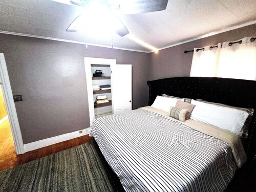 3-bedroom Luxury Loft Family-Friendly Home + Free Parking