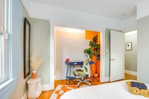 3 bedrooms, desk, iron/ironing board, travel crib
