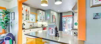Midtown Oasis - BBQ, Deck, Games & Artistic Vibes