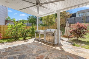 Terrace/patio - 327 Beautiful Residence in Mebane NC. (Mebane)