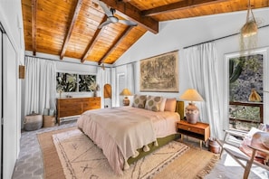 2 bedrooms, free WiFi, bed sheets - Desert Nest — 2bd cabin on ridge with mountain views (Morongo Valley)