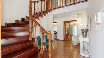 House | 4 bilik tidur