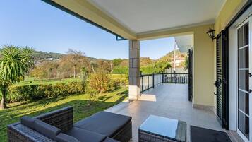 House | 4 bilik tidur