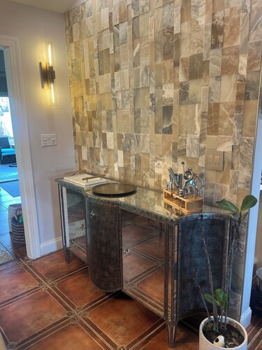 Family friendly retreat, Movie room, Patio, Pet- friendly, near Disney, Legoland