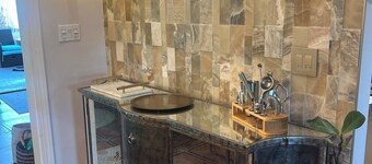 Family friendly retreat, Movie room, Patio, Pet- friendly, near Disney, Legoland