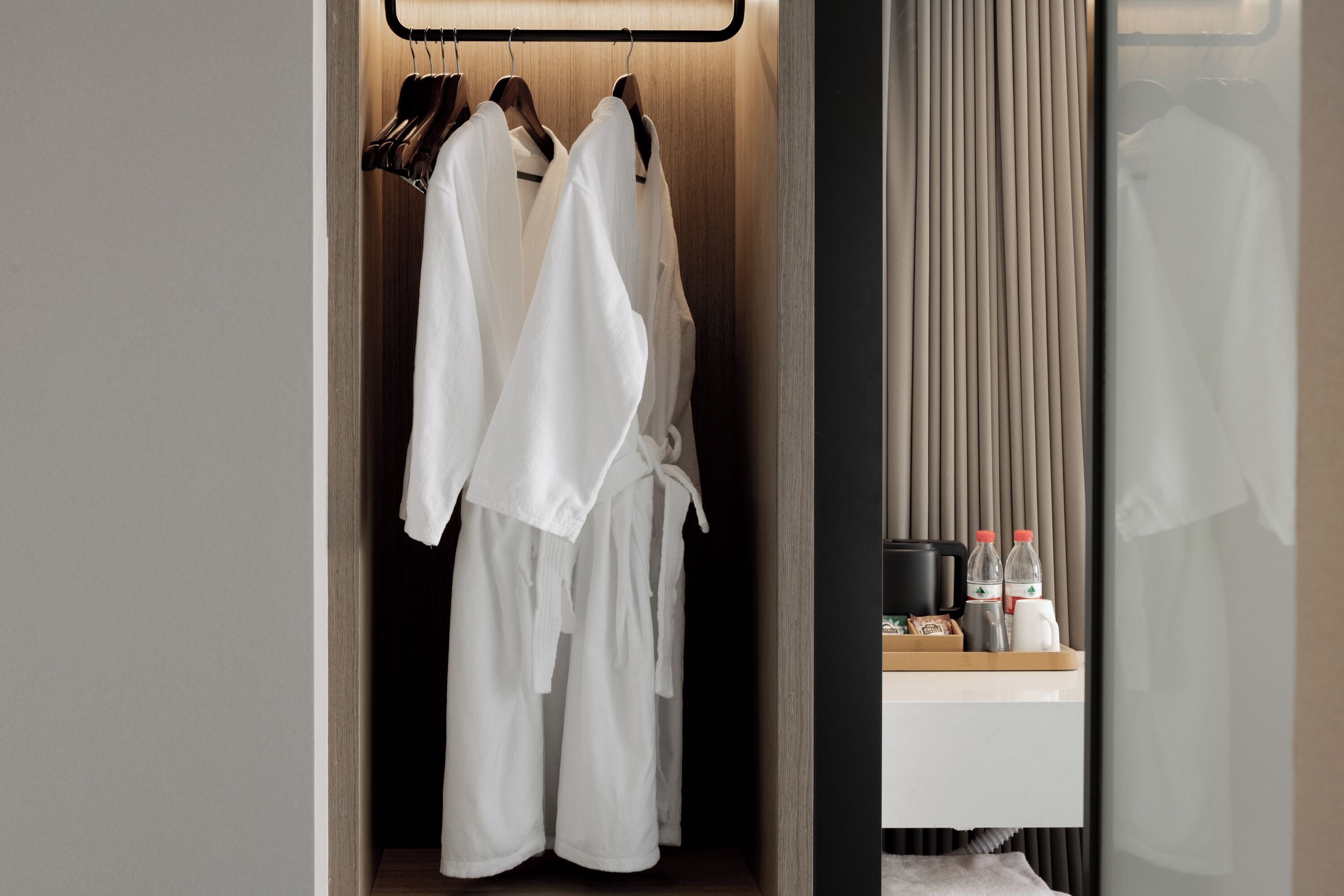 Panoramic Room, Bathtub | Laptop workspace, blackout drapes, iron/ironing board, free WiFi