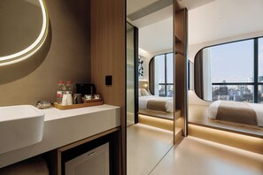 Japanese-style Room | Memory-foam beds, free minibar, laptop workspace, blackout curtains - Melton Hotel  Chongqing (Chongqing)