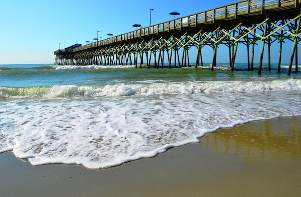 Beach - Murrells Inlet Escape-2B, close to Marshwalk, elevator, pool (Murrells Inlet)
