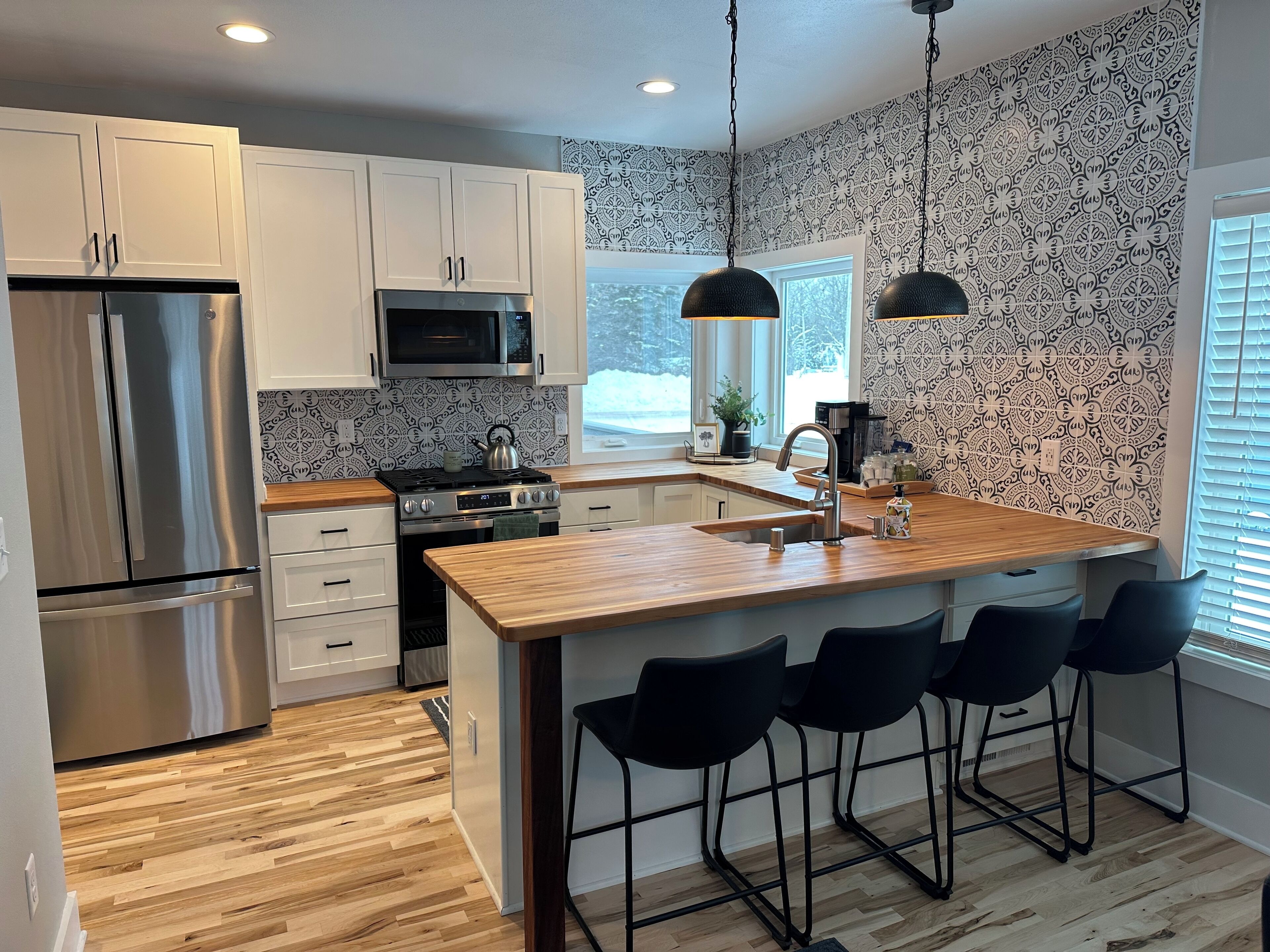 Micro-ondes, four, plaque de cuisson, lave-vaisselle