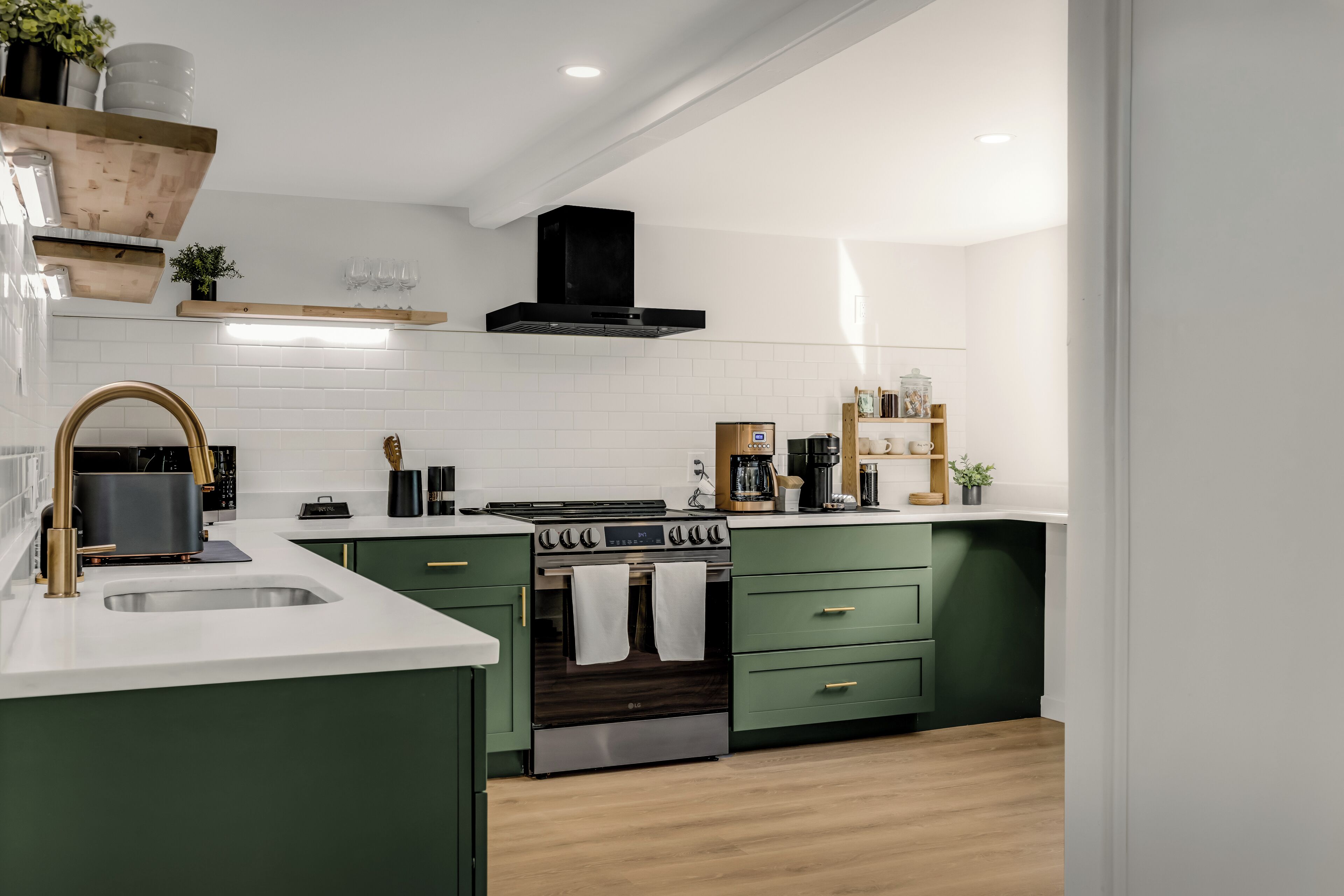 Refrigerador, microondas, horno, placa de cocina