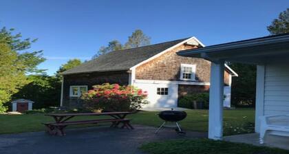 Private dock on Sheepscot River Minutes from town & Coastal Maine Botanical Gardens!