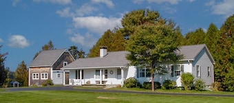 Private dock on Sheepscot River Minutes from town & Coastal Maine Botanical Gardens!