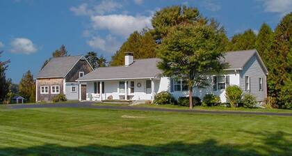Private dock on Sheepscot River Minutes from town & Coastal Maine Botanical Gardens!