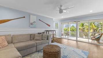 TV connectée, baby-foot, table de tennis de table, livres