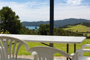 Outdoor dining - Wide Vistas - Coopers Beach Holiday Home (Coopers Beach)