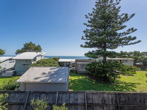 Property grounds - Sunseekers Bach - Whangapoua Holiday Home (Coromandel)