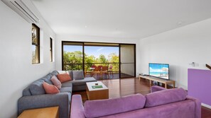 Living area - Villa Vista - 1/240 David Low Way (Peregian Beach)