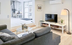 Smart TV, fireplace - Amazing home in Hals with house a panoramic view (Hals)