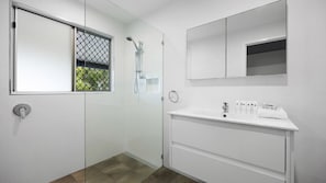 Shower - Allamanda Sands - 23 Oriole Avenue (PEREGIAN BEACH)