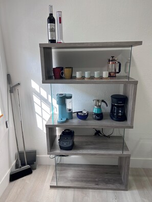 Interior - Sweet 2-bedroom apartment in charming Miami. (Miami)