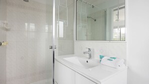 Shower - 4 Blairgowrie Apartments 4 of 2 Martin Street in Peregian Beach (PEREGIAN BEACH)