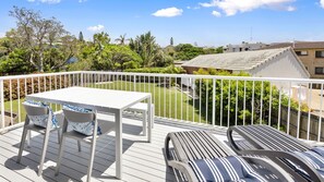 Outdoor dining - 4 Blairgowrie Apartments 4 of 2 Martin Street in Peregian Beach (PEREGIAN BEACH)