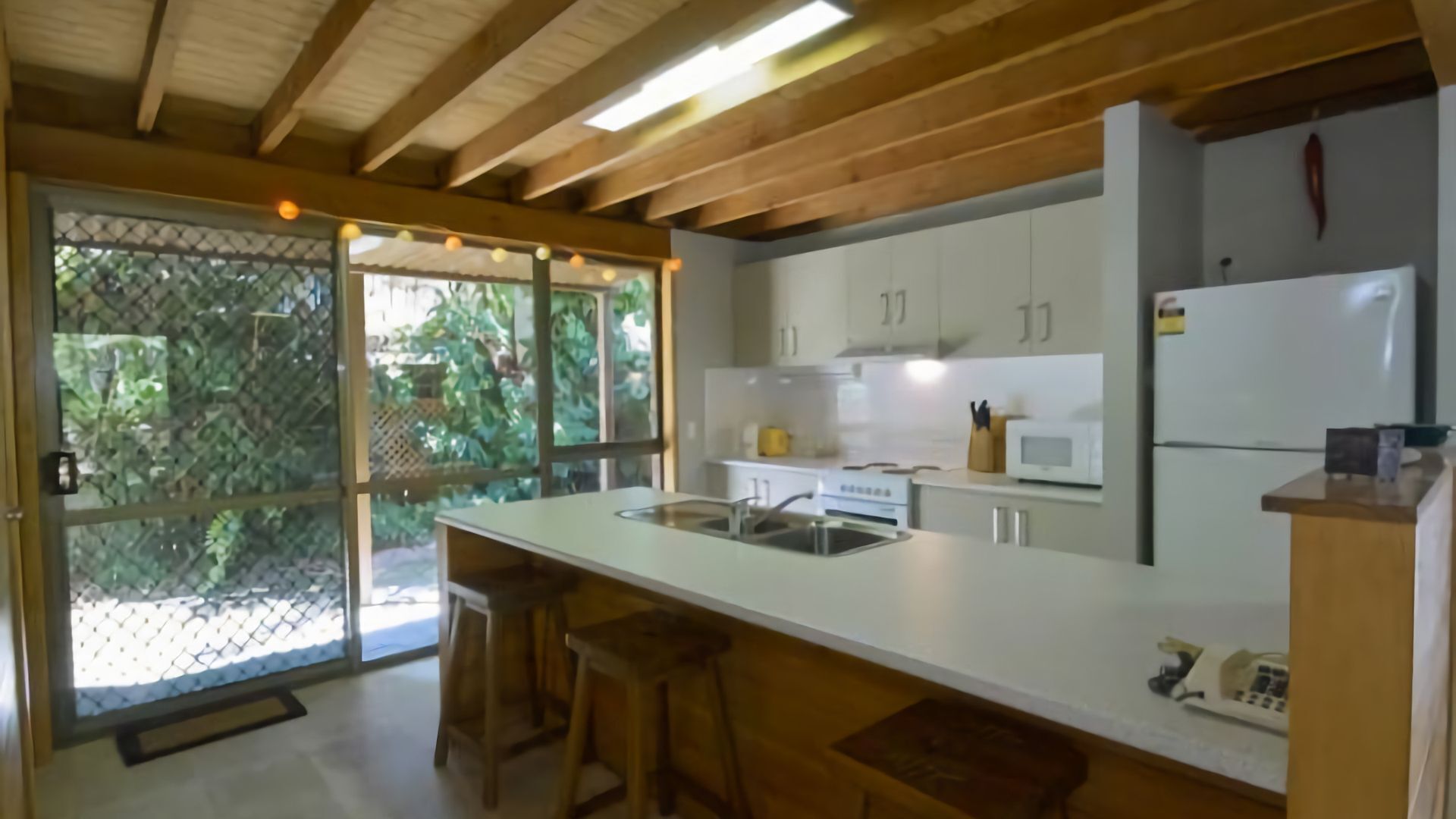 Réfrigérateur, four, plaque de cuisson