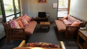 Living area - Pine Lodge Marcus Beach (MARCUS BEACH)