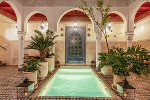 Kolam renang outdoor