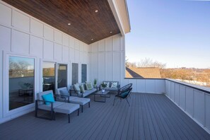 Terrace/patio - Spacious 4-bedroom house in charming Nashville (Nashville)