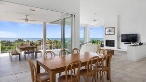Dining - Summer Hillside Retreat, 7 Pelican Street, Peregian Beach (PEREGIAN BEACH)