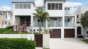 Exterior - Sea Splash 75 Lorikeet Drive (PEREGIAN BEACH)