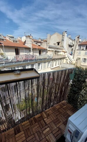 Property grounds - Bright apartment in the heart of the Old Port - calm, comfort & ideal location (Marseille)