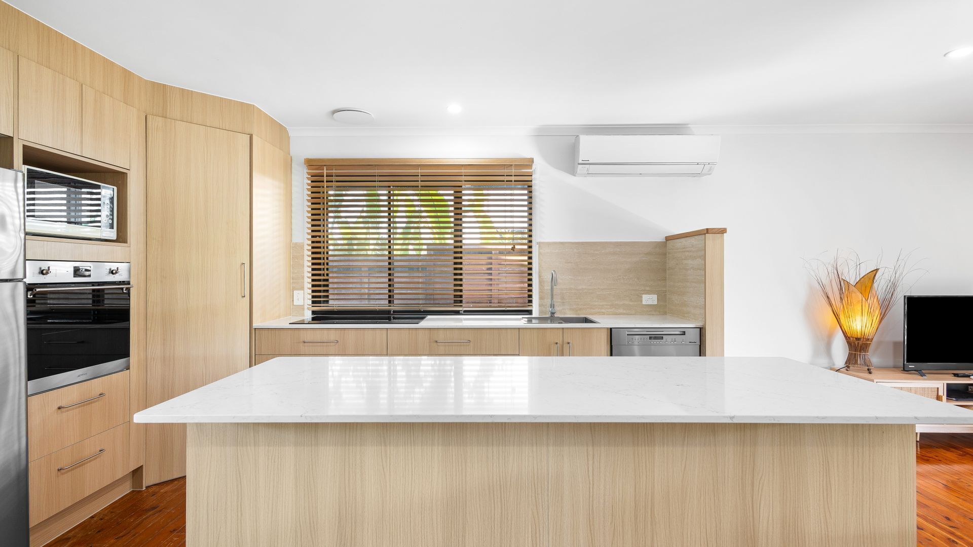 Fridge, oven, stovetop