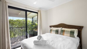 3 bedrooms, WiFi, bed sheets - 26 Gannet Street, Peregian Beach (Peregian Beach)