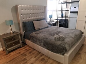 Apartment, 1 Bedroom, Smoking | 1 bedroom - Charming 1 Bedroom apt in Beverly Hills (Beverly Hills)