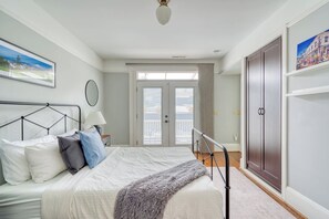 7 quartos, ferros/tábuas de passar roupa, Wi-Fi, roupa de cama