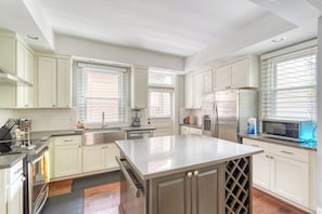 Micro-ondas, fogão, cooktop, lava-louças