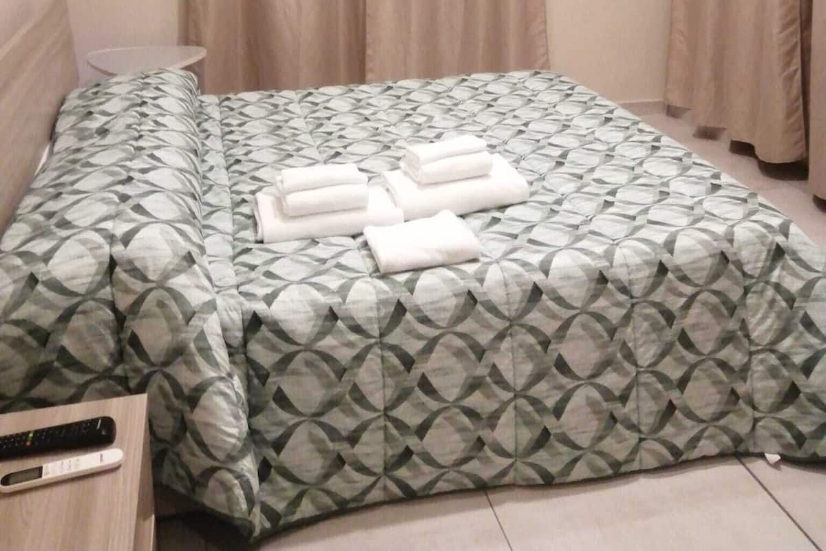 Luxury Double Room, City View | Premium bedding, down comforters, free minibar, free WiFi