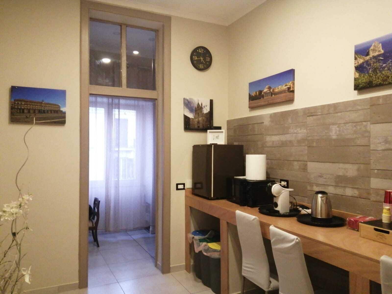 Luxury Double Room, City View | Living area | 32-inch flat-screen TV with digital channels