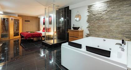 Le Qube Romantique by Prestige Home Living / sauna & whirlpool 2-seater