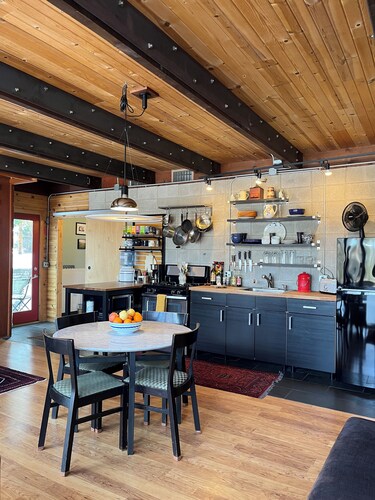 Lovely studio in Northfield, perfect location for visiting St. Olaf/Carleton.