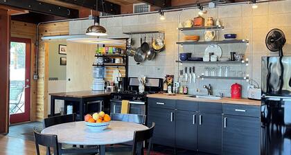 Lovely studio in Northfield, perfect location for visiting St. Olaf/Carleton.