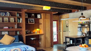 1 chambre, bureau, fer et planche Ă repasser, lit parapluie