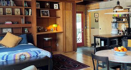 Lovely studio in Northfield, perfect location for visiting St. Olaf/Carleton.