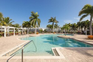 A heated pool - Stay in comfort at Landings 126 in Placida: a spacious 3BR retreat! (Placida)