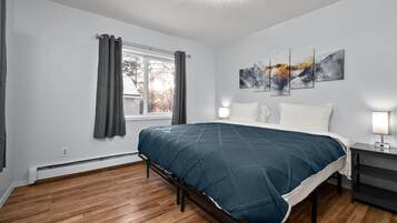 2 bedrooms, iron/ironing board, WiFi, bed sheets