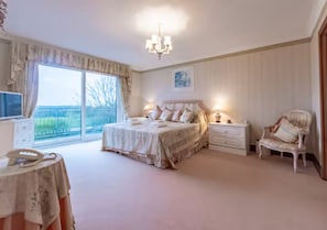 5 Schlafzimmer, Bügeleisen/Bügelbrett, kostenloses WLAN, Bettwäsche